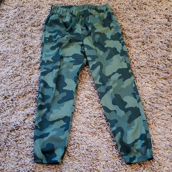Old Navy Active camo jogger outfit - Picture 3 of 14